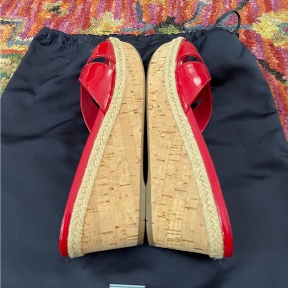 🌺🎉HP🌺🎉 NWOT Authentic Prada Wedge Mule Red Patent Leather Sandals - Picture 4 of 10